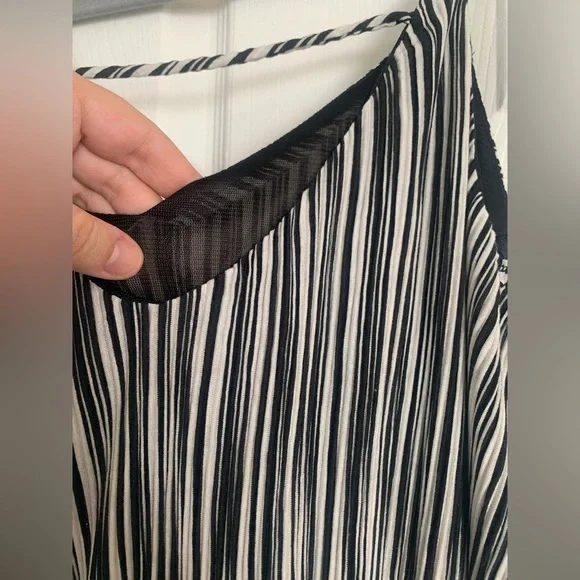 LAST CHANCE Textured Stripe Jumpsuit - Picture 7 of 8